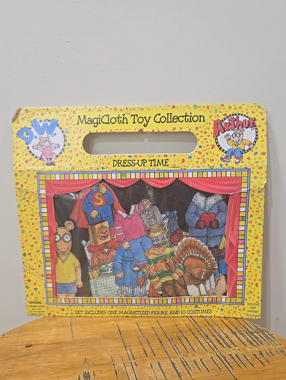 Vintage 1996 Arthur MagiCloth Magnet Doll Toy